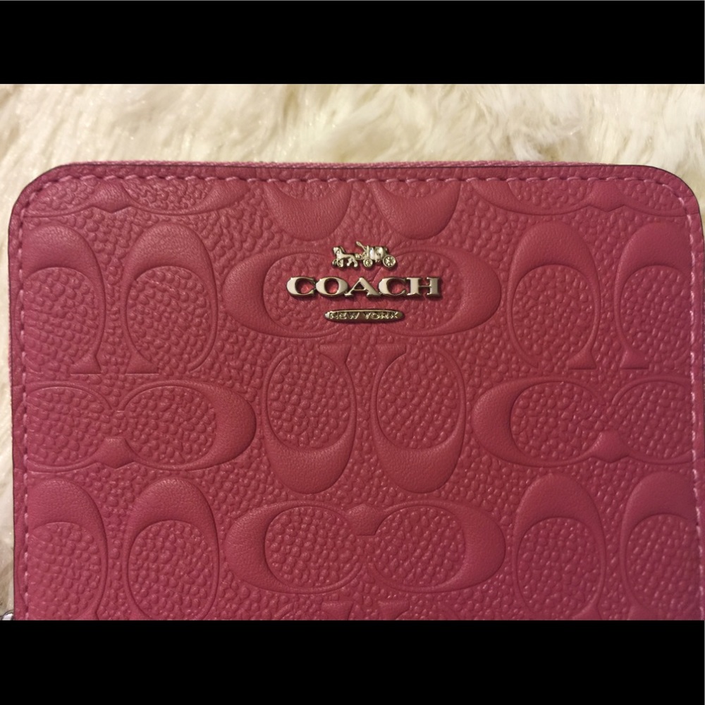 🌸 COACH Strawberry Leather Zip Around Wallet NWT - Picture 5 of 8